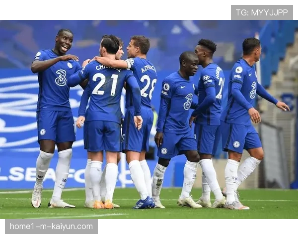 双后腰体系重获青睐 切尔西与曼联试验中场新平衡