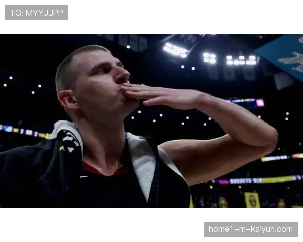 约基奇进攻效率134创生涯新高 防守效率111成唯一短板